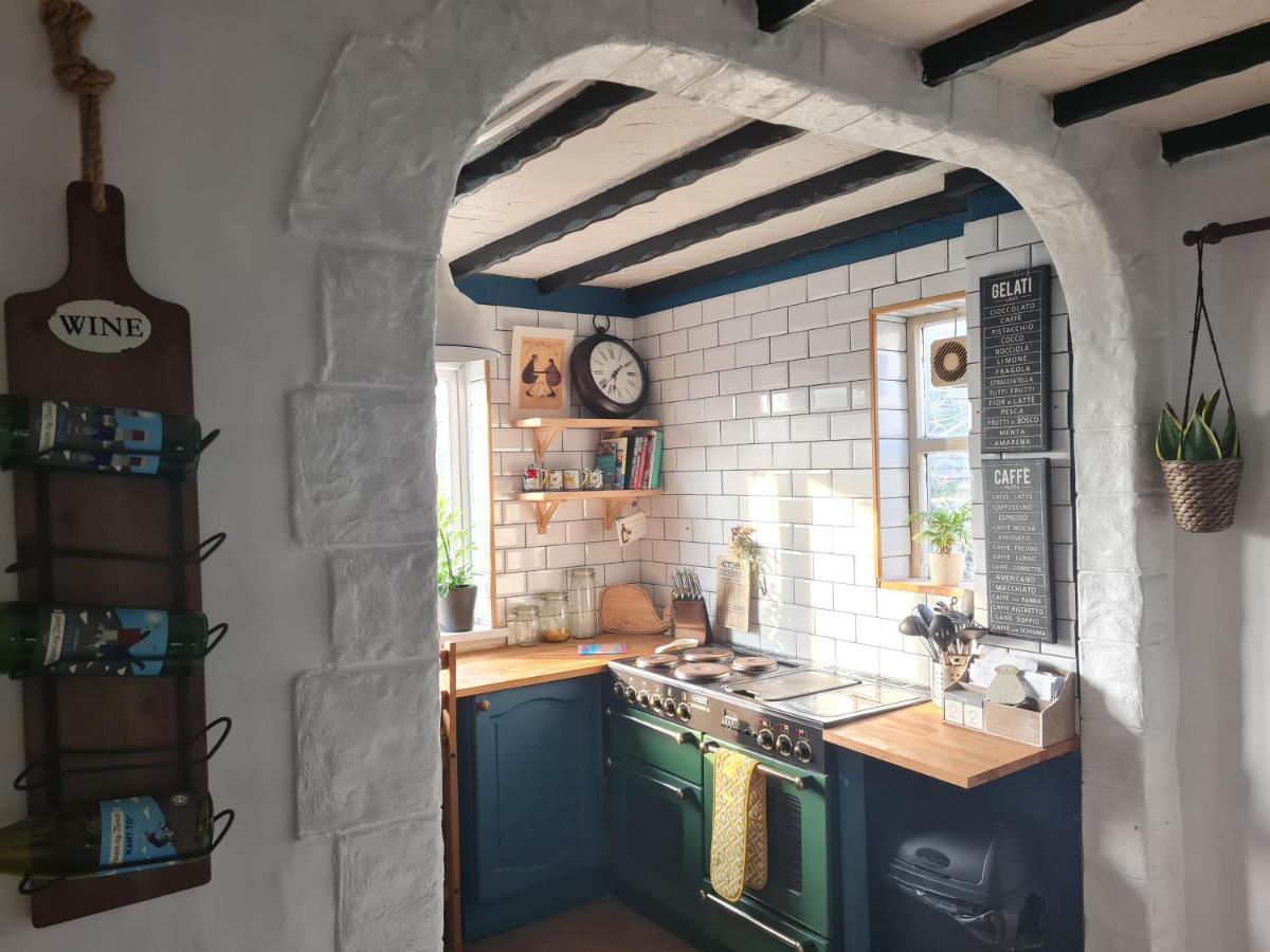 Old Road Cottage Pet Friendly Outdoors Beaches Neath Bagian luar foto