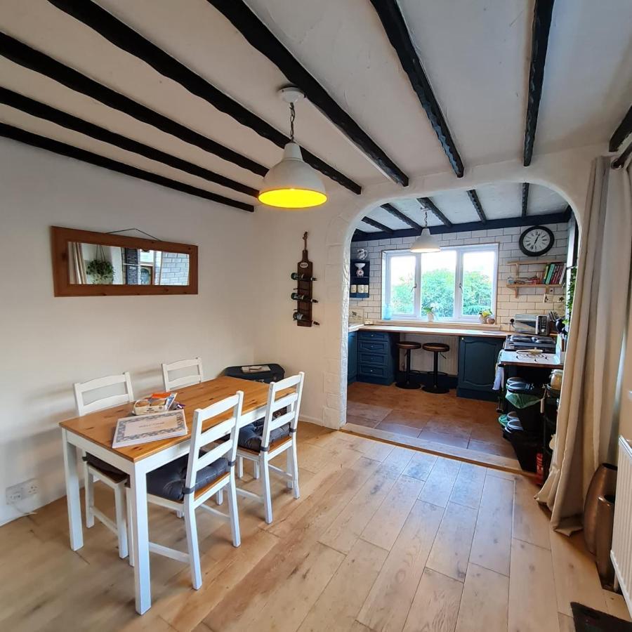 Old Road Cottage Pet Friendly Outdoors Beaches Neath Bagian luar foto